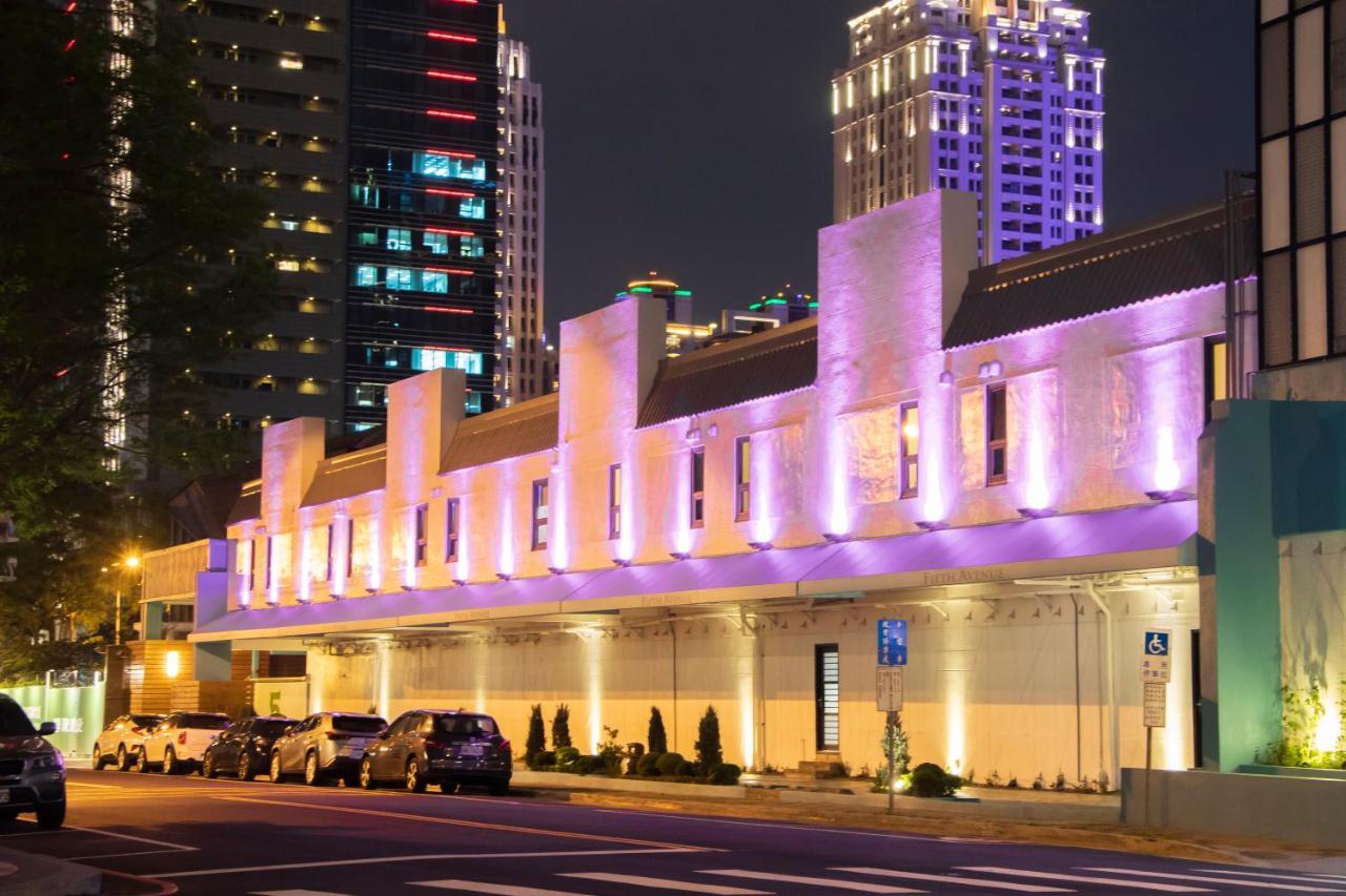 Fifth Avenue Motel Taichung Exterior foto